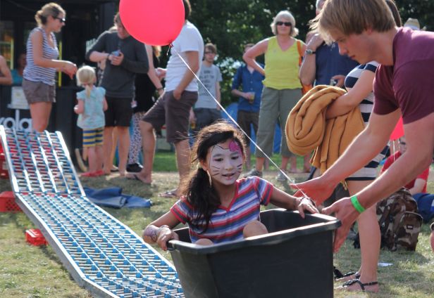 Es wird bunt beim Wutzrock Kinderfest. Live-Musik für die ganze Familie!